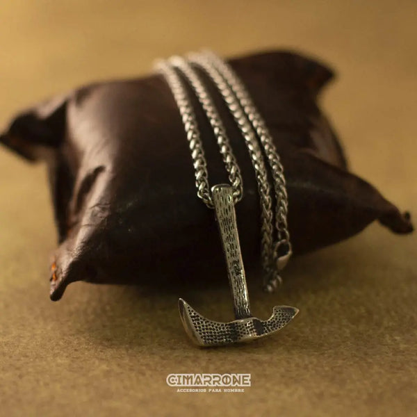 Collar hacha plata 925