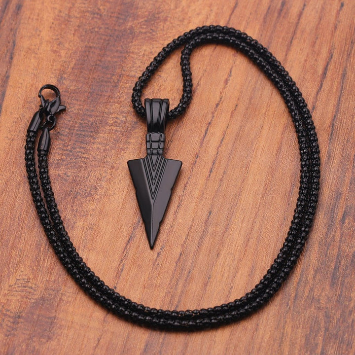 collar punta tribal negra acero inoxidable